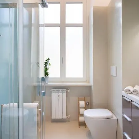 Santa Chiara By Home4holidays Daire *