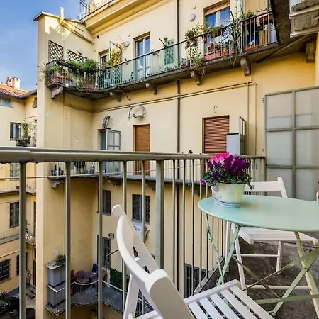 Santa Chiara By Home4holidays Apartament